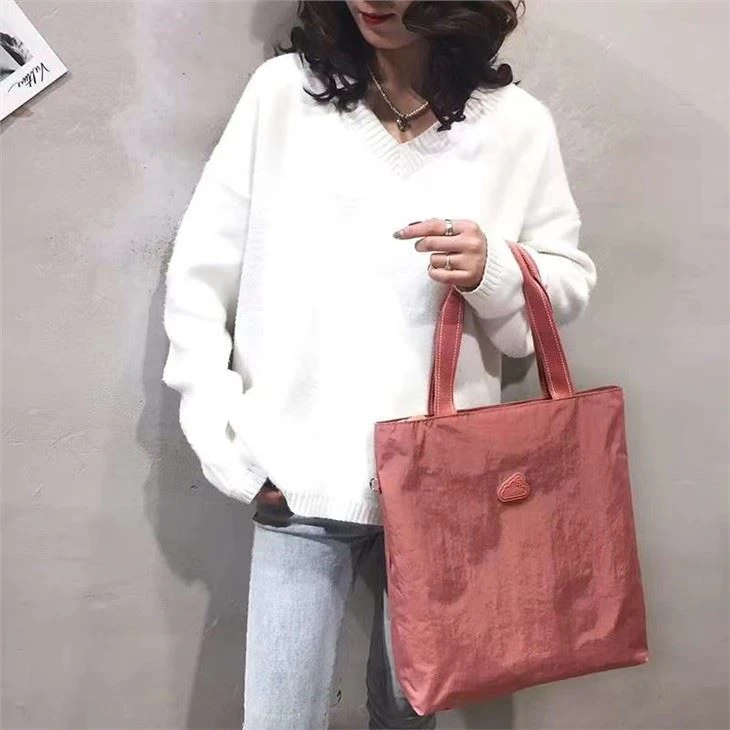 Nylon -Makkaron -Farb -Leichte Umhängetasche für Frauen